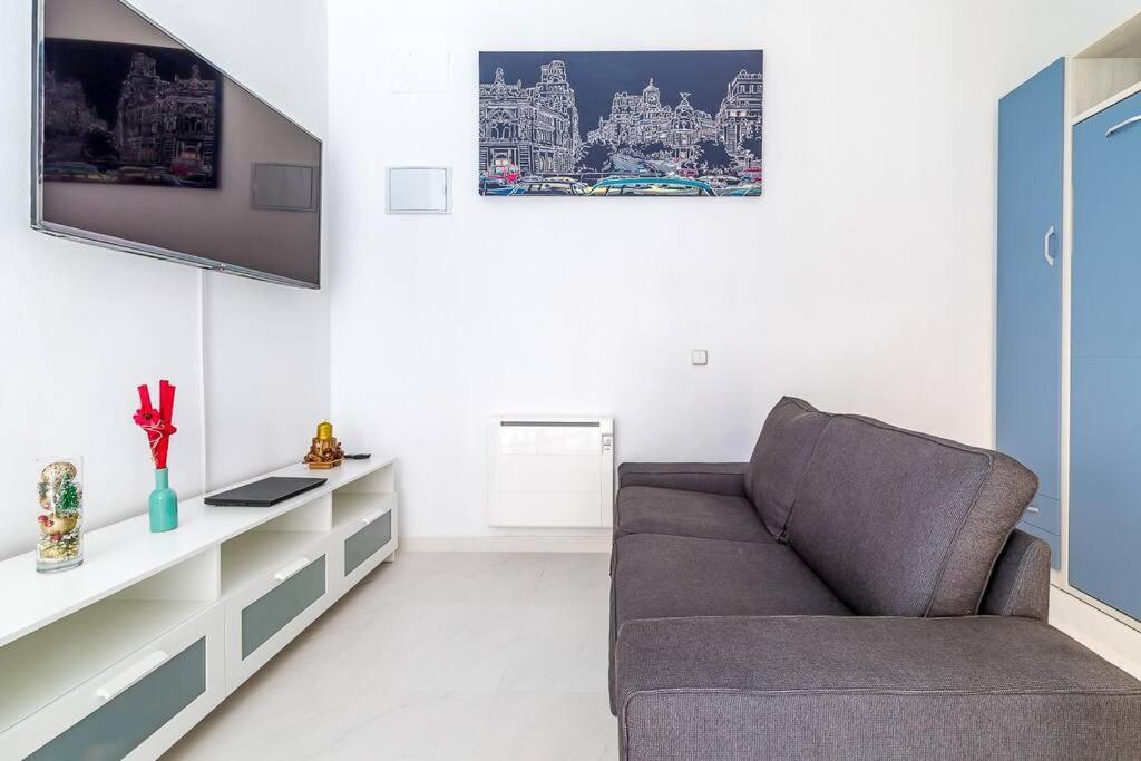 Estudio Acogedor En Zona Norte Мадрид Екстериор снимка