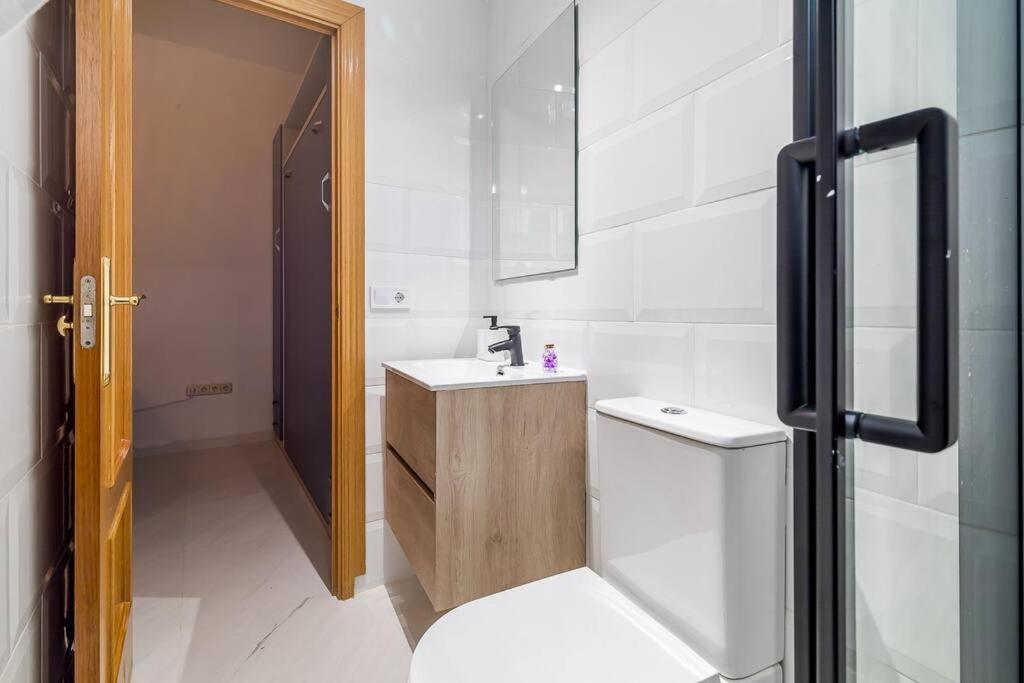 Estudio Acogedor En Zona Norte Мадрид Екстериор снимка