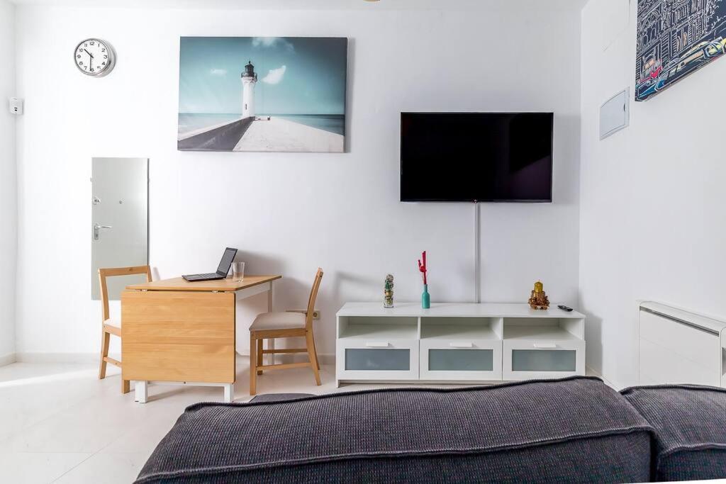 Estudio Acogedor En Zona Norte Мадрид Екстериор снимка
